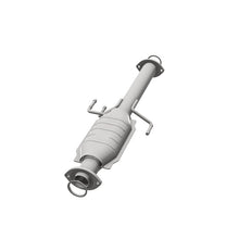 Load image into Gallery viewer, MagnaFlow Direct Fit Catalytic Converter 01-04 Toyota Tacoma 3.4L Rear