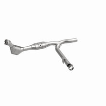 Load image into Gallery viewer, MagnaFlow Direct Fit Catalytic Converter 99-00 Ford F-150 4.6L