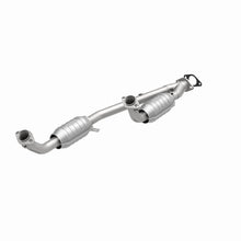 Load image into Gallery viewer, MagnaFlow Direct Fit Catalytic Converter Windstar 95-96