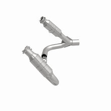 Load image into Gallery viewer, MagnaFlow Direct Fit Catalytic Converter 2008 Chrysler Aspen 4.7L/Dodge Durango 4.7L 2WD