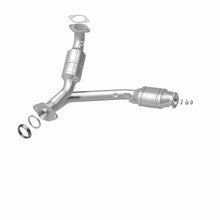Load image into Gallery viewer, MagnaFlow Direct Fit Catalytic Converter 01-02 Mitsu Montero 3.5L