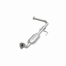 Load image into Gallery viewer, MagnaFlow Direct Fit Catalytic Converter 00-04 Toyota Tundra V8 4.7L Gas