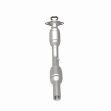 Load image into Gallery viewer, MagnaFlow Direct Fit Catalytic Converter Converter 05-08 Toyota Corolla 1.8L