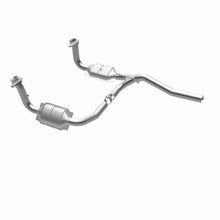 Load image into Gallery viewer, MagnaFlow Direct Fit Catalytic Converter 07-11 Dodge Nitro 4.0L
