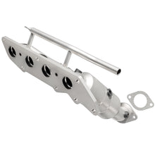 Load image into Gallery viewer, MagnaFlow Direct Fit Catalytic Converter 07 Ford Focus 2.0L Manifold **CA Emissions**