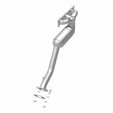 Load image into Gallery viewer, MagnaFlow Direct Fit Catalytic Converter BMW 3 06-09 Front OEM
