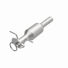 Load image into Gallery viewer, MagnaFlow Direct Fit Catalytic Converter 06 Focus ZX3 2.0/2.3L