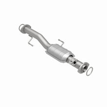 Load image into Gallery viewer, MagnaFlow Direct Fit Catalytic Converter 99-02 4Runner Rear 3.4L