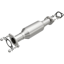 Load image into Gallery viewer, MagnaFlow Direct Fit Catalytic Converter 04-06 Outlander 2.4L