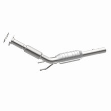 Load image into Gallery viewer, MagnaFlow Direct Fit Catalytic Converter 06-08 Volkswagen Jetta/Rabbit 2.5L (49 State)