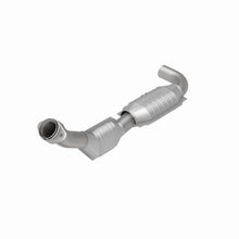 Load image into Gallery viewer, MagnaFlow Direct Fit Catalytic Converter 01 Ford Trucks 4.6L