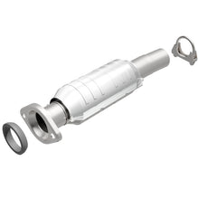 Load image into Gallery viewer, MagnaFlow Direct Fit Catalytic Converter 04 Toyota Sienna 3.3L