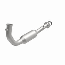Load image into Gallery viewer, MagnaFlow Direct Fit Catalytic Converter OEM 2004 Jeep Liberty Underbody