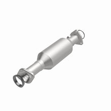 Load image into Gallery viewer, MagnaFlow Direct Fit Catalytic Converter 97-01 Honda CR-V 2.0L