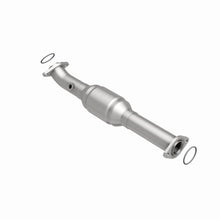 Load image into Gallery viewer, MagnaFlow Direct Fit Catalytic Converter 05-09 Toyota Tacoma 4.0L P/S Rear