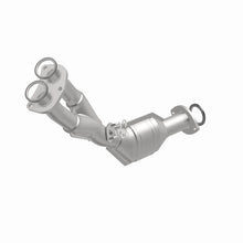 Load image into Gallery viewer, MagnaFlow Direct Fit Catalytic Converter 01-04 Toyota Tacoma 2.7L