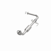 Load image into Gallery viewer, MagnaFlow Direct Fit Catalytic Converter OEM 2003-2004 Toyota Tundra Underbody - 47.125in Length