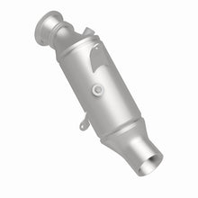 Load image into Gallery viewer, MagnaFlow Direct Fit Catalytic Converter 2015 BMW 640i/740i Underbody