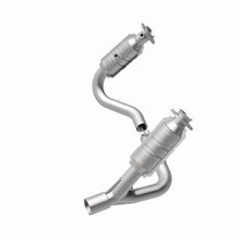 Load image into Gallery viewer, MagnaFlow Direct Fit Catalytic Converter 2008 Chrysler Aspen 4.7L/Dodge Durango 4.7L 2WD
