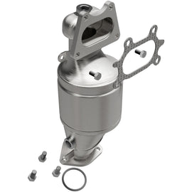 MagnaFlow Direct Fit Catalytic Converter 04-07 Saturn VUE 3.5L Front