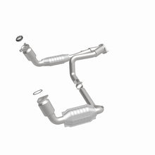 Load image into Gallery viewer, MagnaFlow Direct Fit Catalytic Converter 99-00 Chevy Pickups 4.3L