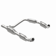 Load image into Gallery viewer, MagnaFlow Direct Fit Catalytic Converter 05-07 Ford E-250/E-350 Econoline V8 5.4L