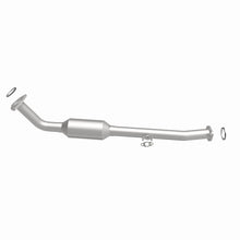 Load image into Gallery viewer, MagnaFlow Direct Fit Catalytic Converter OEM 2001-2004 Toyota Sequoia Underbody