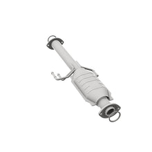Load image into Gallery viewer, MagnaFlow Direct Fit Catalytic Converter 01-04 Toyota Tacoma 3.4L Rear