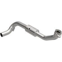Load image into Gallery viewer, MagnaFlow Direct Fit Catalytic Converter 05-06 Lincoln Navigator 5.4L
