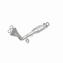 Load image into Gallery viewer, MagnaFlow Direct Fit Catalytic Converter 96-00 Toyota 4 Runner 2.7