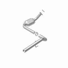 Load image into Gallery viewer, MagnaFlow Direct Fit Catalytic Conv 02-06 Cadillac Escalade / 02-06 GM Yukon (Inc Denali) 6.0L D/S