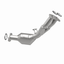 Load image into Gallery viewer, MagnaFlow Direct Fit Catalytic Converter 01-04 Toyota Tacoma Front 2.7L