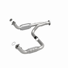 Load image into Gallery viewer, MagnaFlow Direct Fit Catalytic Converter 07-09 Hummer Truck H2 Y-Pipe Assy