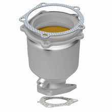 Load image into Gallery viewer, MagnaFlow Direct Fit Catalytic Converter 99-05 Hyundai Sonata 2.4L (CA)