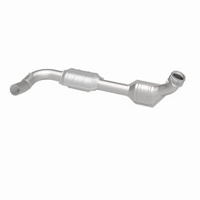 Load image into Gallery viewer, MagnaFlow Direct Fit Catalytic Converter 00-04 Ford E150 4.6L D/S