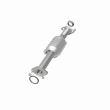 Load image into Gallery viewer, MagnaFlow Direct Fit Catalytic Converter 2002 Suzuki Aerio 2.0L