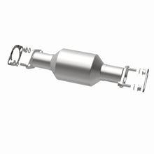 Load image into Gallery viewer, MagnaFlow Direct Fit Catalytic Converter 03-06 Kia Sorento 3.5L rear