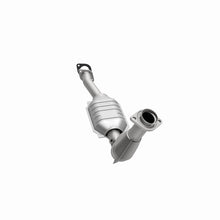 Load image into Gallery viewer, MagnaFlow DF Catalytic Conv 03-06 Ford Crown Victoria / 03-06 Lincoln Town Car 4.6L (California)