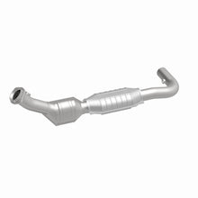 Load image into Gallery viewer, MagnaFlow Direct Fit Catalytic Converter 97-98 Expedition-Navigator