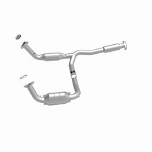 Load image into Gallery viewer, MagnaFlow Direct Fit Catalytic Converter 05-06 GMC Envoy XL Denali