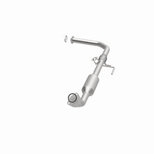 Load image into Gallery viewer, MagnaFlow Direct Fit Catalytic Converter OEM 2003-2004 Toyota Tundra Underbody - 47.125in Length