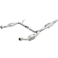 Load image into Gallery viewer, MagnaFlow DF Catalytic Conv 02-03 Ford Explorer 4.0L / 02-03 Mercury Mountaineer 4.0L (California)