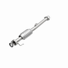 Load image into Gallery viewer, MagnaFlow Direct Fit Catalytic Converter 2000 Chevy Tracker 1.6L