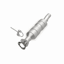 Load image into Gallery viewer, MagnaFlow Direct Fit Catalytic Converter 07-08 E-350 Super Duty 5.4 &amp; 6.8 L OEM Underbody