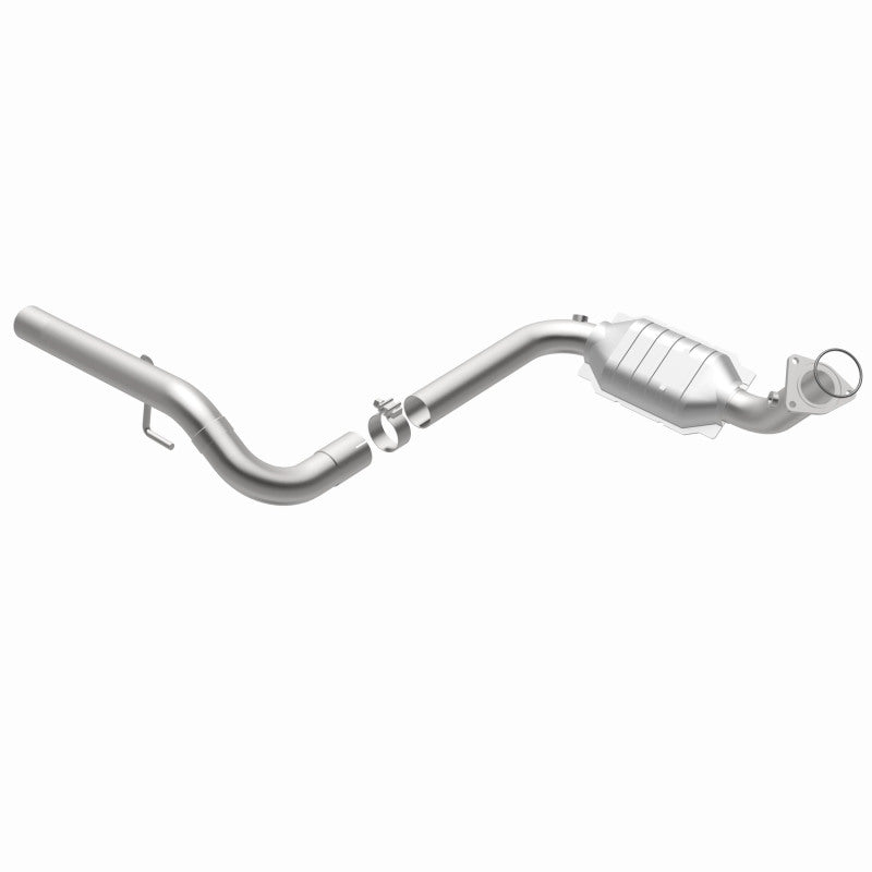 MagnaFlow Direct Fit Catalytic Conv 02-06 Cadillac Escalade / 02-06 GM Yukon (Inc Denali) 6.0L D/S