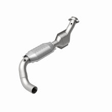Load image into Gallery viewer, MagnaFlow Direct Fit Catalytic Converter 97-98 F150/F250 4.6L 4Wd D/