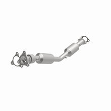Load image into Gallery viewer, MagnaFlow DF Cat Conv 05-07 Chevy Cobalt/06-07 HHR/07 Pontiac G5/05-07 Saturn Ion/06-07 Ion-2/Ion-3