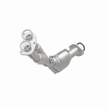 Load image into Gallery viewer, MagnaFlow Direct Fit Catalytic Converter 01-04 Tacoma 2.7L front 49S