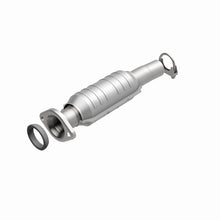 Load image into Gallery viewer, MagnaFlow Direct Fit Catalytic Converter 04 Toyota Sienna 3.3L