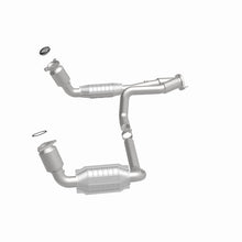 Load image into Gallery viewer, MagnaFlow Direct Fit Catalytic Converter 99-00 Chevy Pickups 4.3L